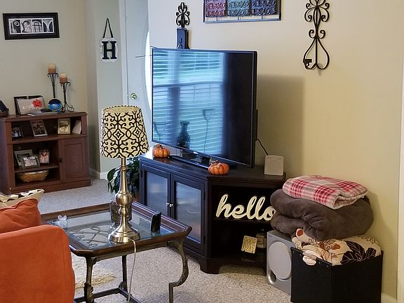 4th image of 304 Sunday Silence Dr