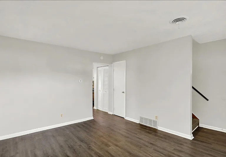 278 Walnut St #7 — Photo 5