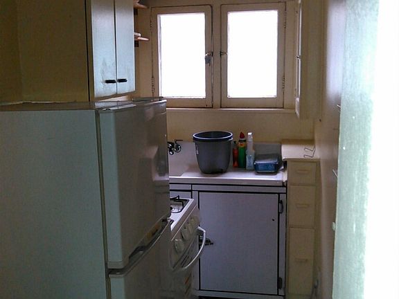 5th image of 1106 E Clarke St