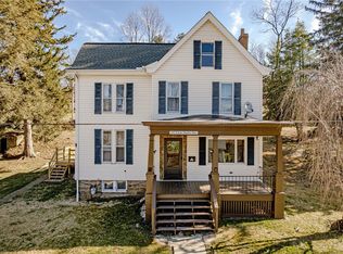 437 Twin Maples Rd, Derry, PA 15627