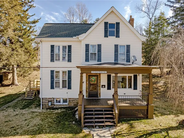 437 Twin Maples Rd, Derry, PA 15627