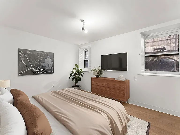 161 Prospect Park W #1L — Photo 7