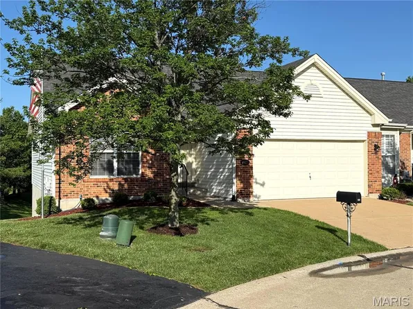 4900 Montford Dr, Saint Louis, MO 63129