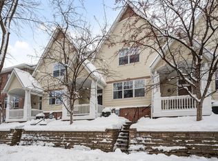 1647 Arona St #13, Falcon Heights, MN 55108