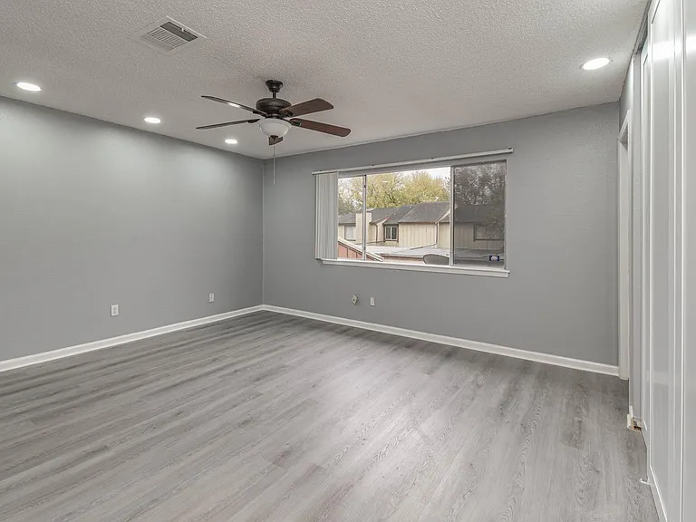 12543 Wellington Park Dr — Photo 18