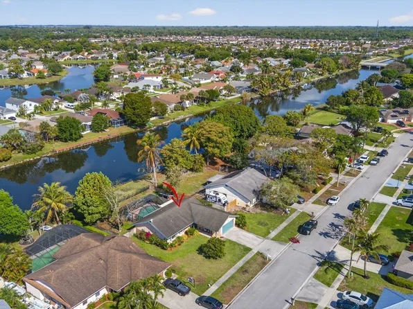 132 Parkwood Drive, Royal Palm Beach, FL 33411