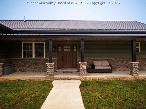 4th image of 2885 Emma Rd