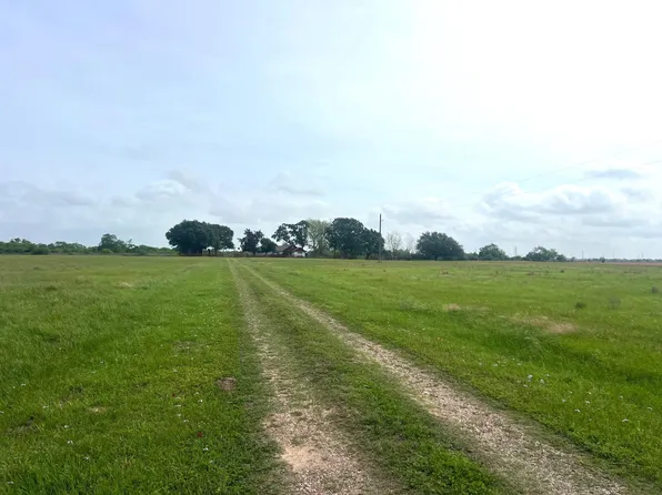 3798 Johnston Rd, Wallis, TX 77485