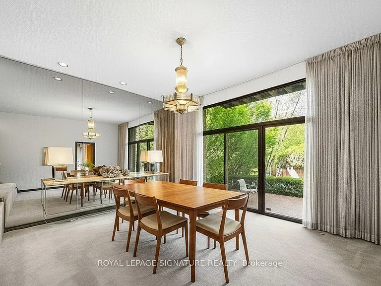 18 Old English Ln — Photo 4