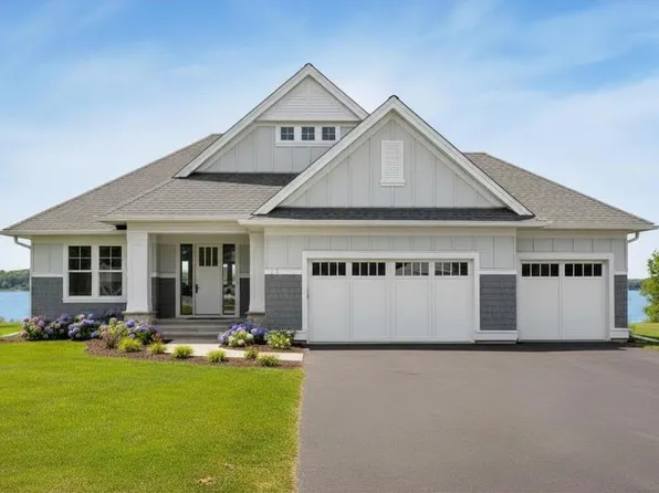 3921 White Oak Ln, Excelsior, MN 55331
