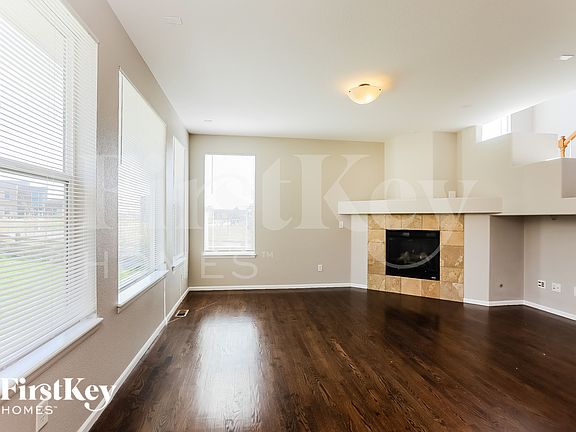 3rd image of 10118 Uravan St
