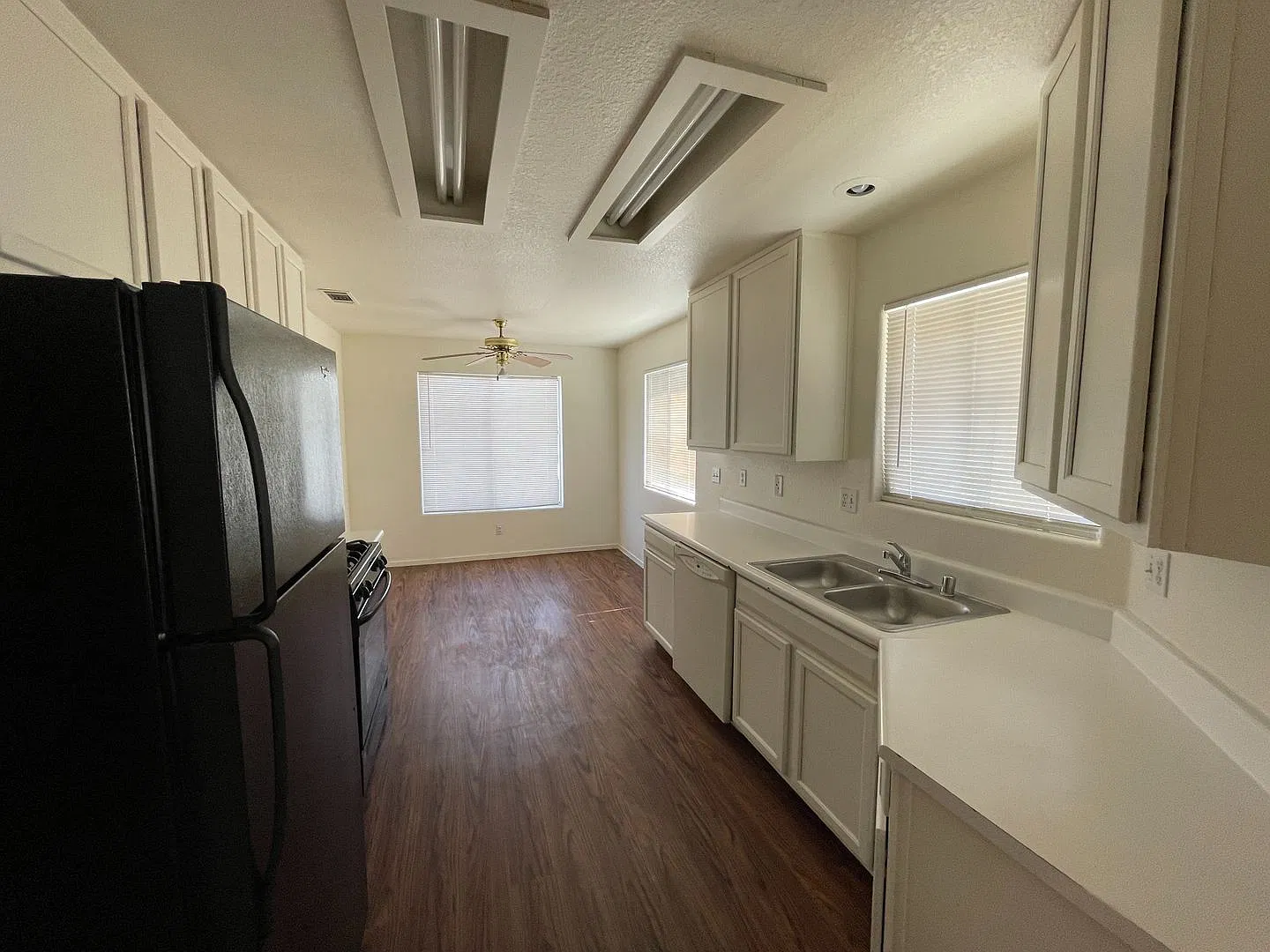 2 Bedroom 2 bath apartment in Gated Community! — Photo 4