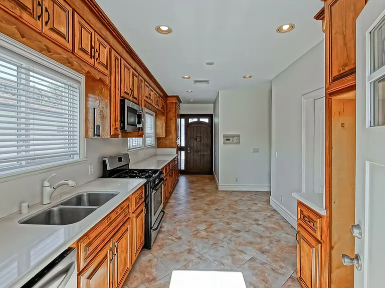 15624 Sombra Ave — Photo 14