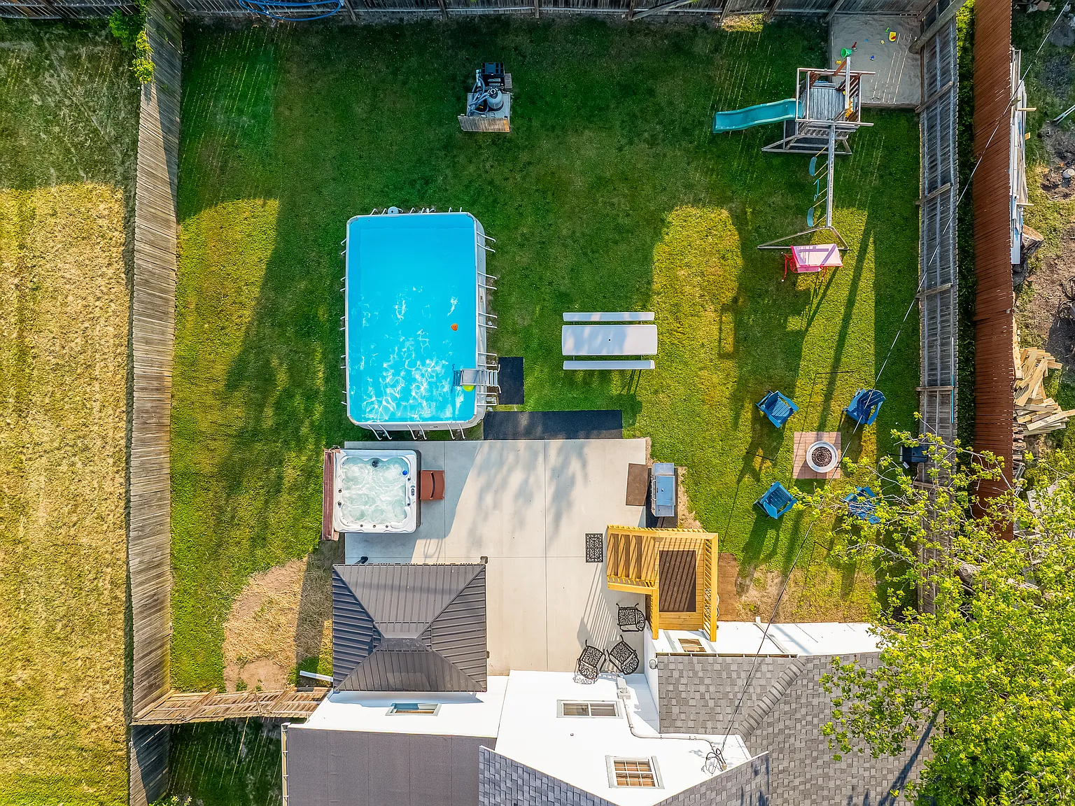 6 bed, 2500 sqft, $5,000 — Photo 3
