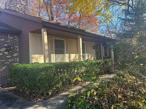 5148 Viburnum Dr, Saginaw, MI 48603