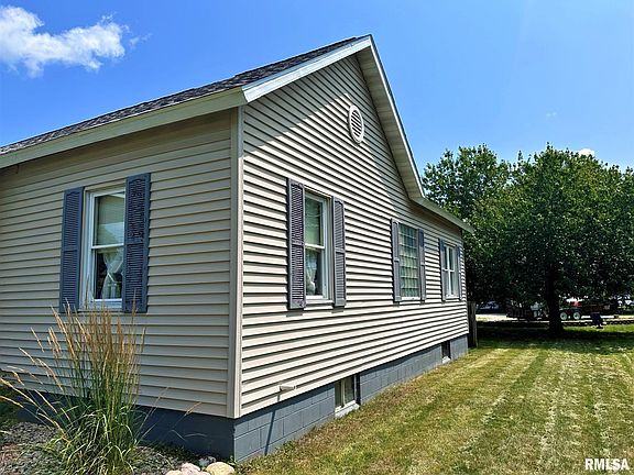 3rd image of 815 N A St