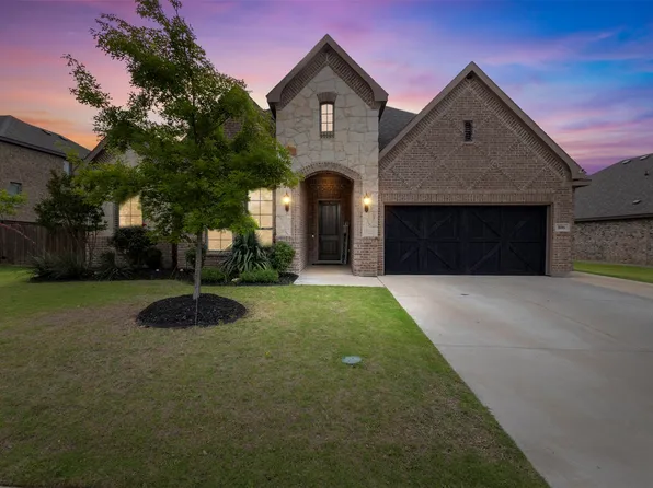 806 Summer Grove Dr, Midlothian, TX 76065