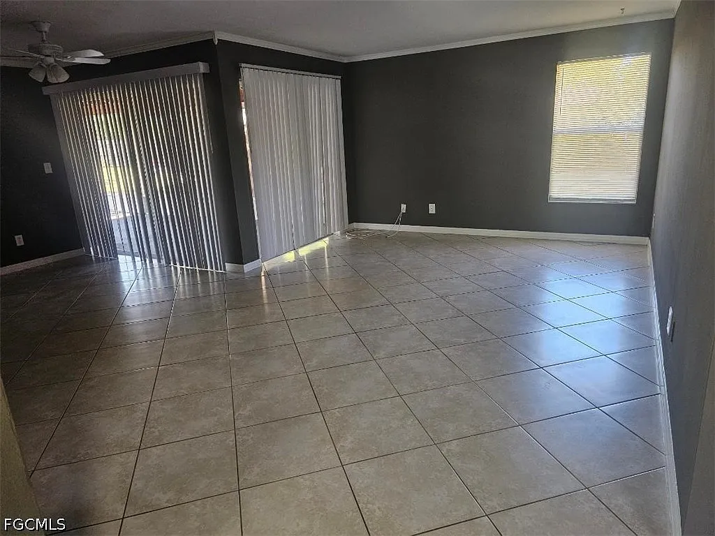 3 bed, 2.0 bath, 1270 sqft, $1,900 — Photo 2