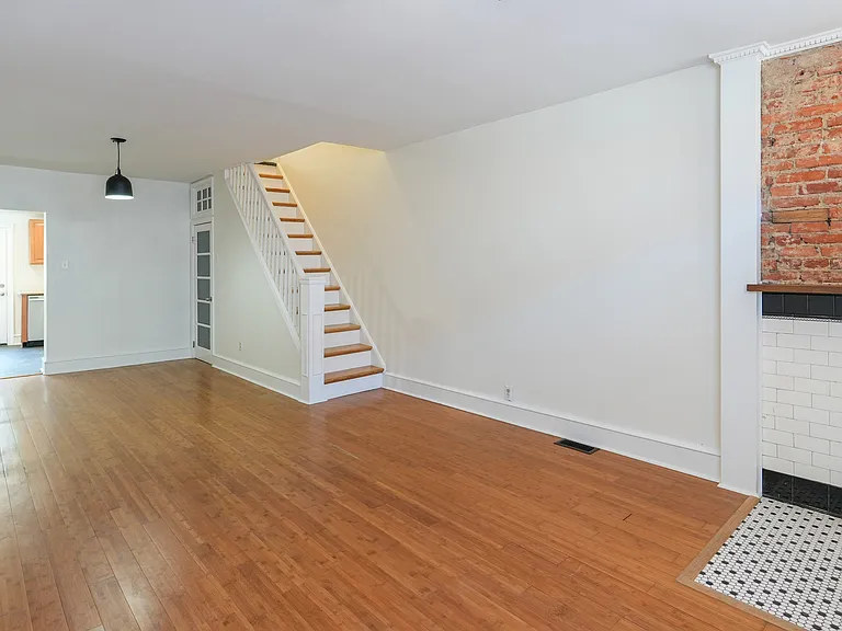 1631 S Clarion St — Photo 4