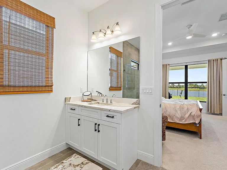 15883 Key Biscayne Ln — Photo 24