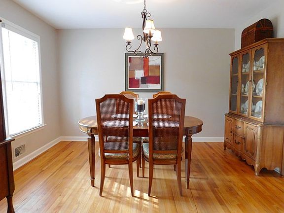 5th image of 758 Fair Oaks Dr