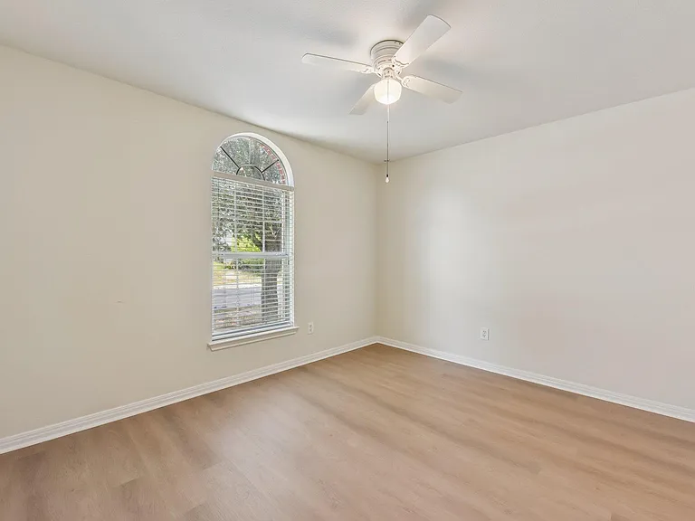 11809 Dunfries Ln — Photo 13
