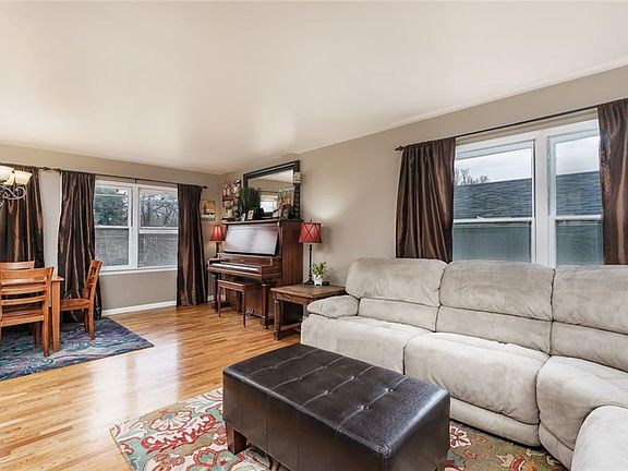 4th image of 2713 Downer Ln