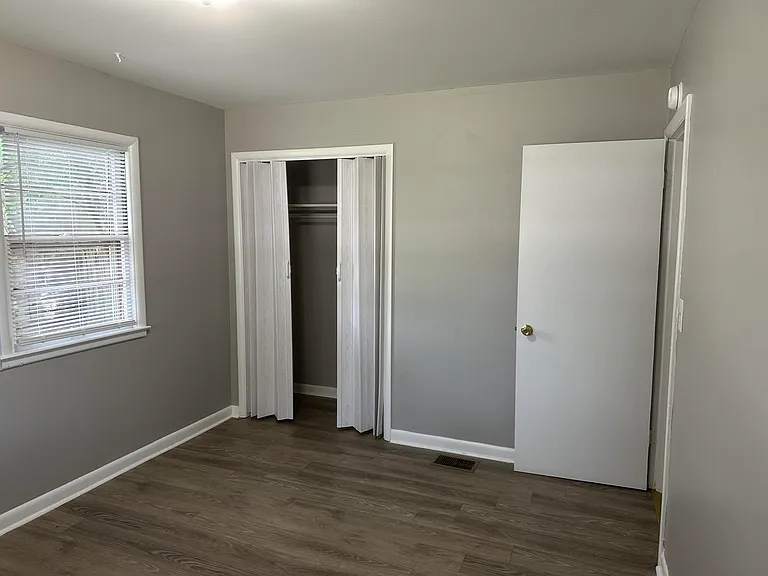1072 Hudson Ave — Photo 5