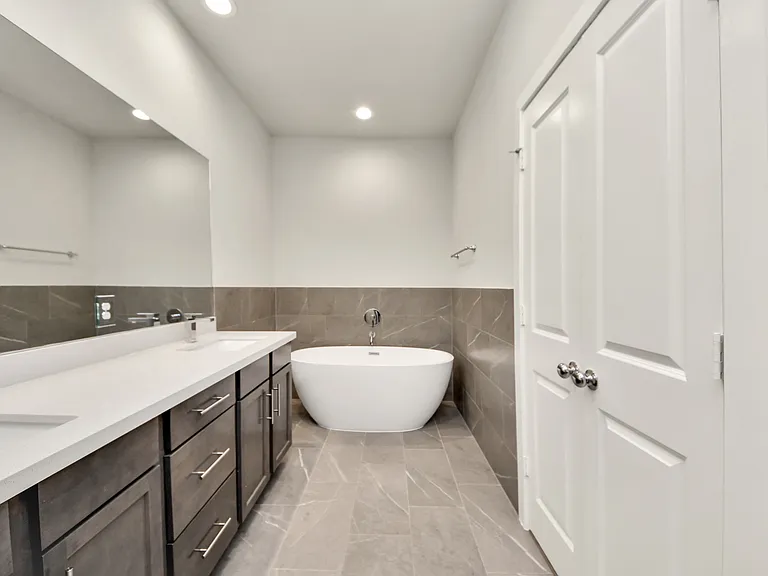2319 Silva Park Ln — Photo 20