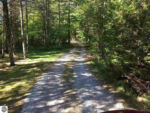 4th image of 3249 N Lake Leelanau Dr