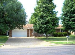 804 E 17th St, Mountain Grove, MO 65711