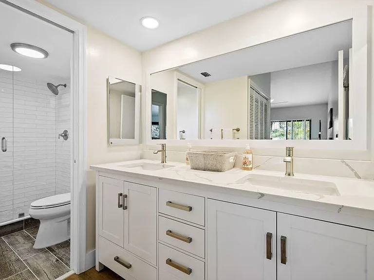 11863 Wimbledon Cir #509 — Photo 12