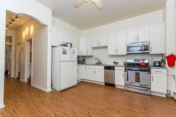 1st image of 1365 N Leavitt St