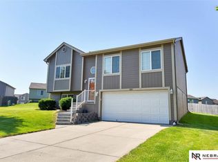 16869 Camden Ave, Omaha, NE 68116