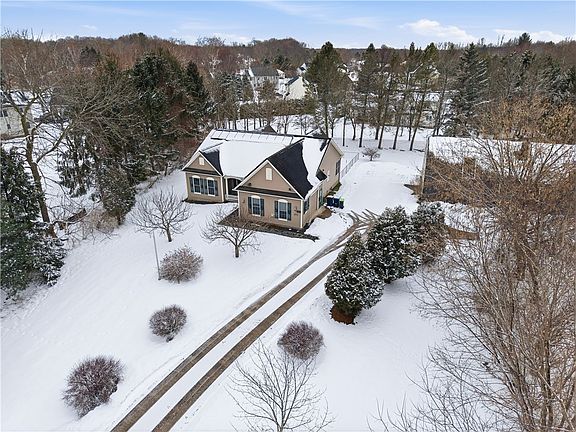 5th image of 763 Maple Dr