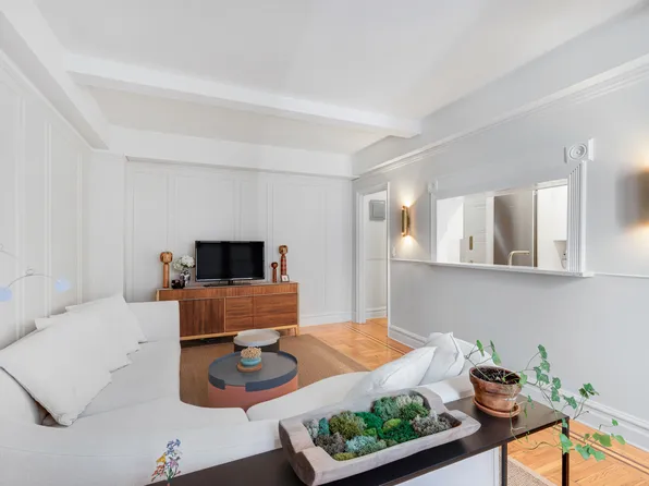 321 West 90th Street image 1 of 9
