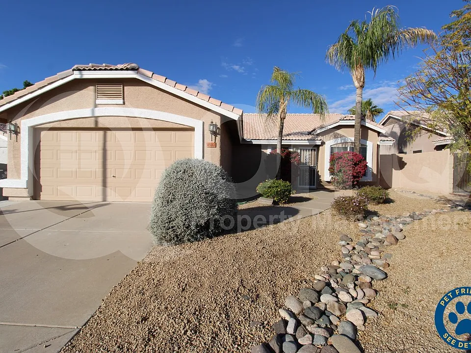 4522 E Muriel Dr