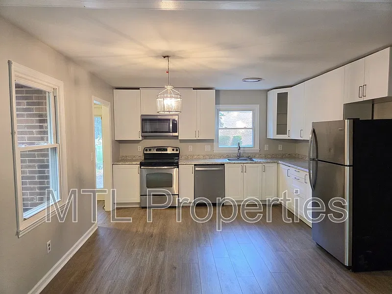 4 bed, 2.0 bath, 1557 sqft, $2,150 — Photo 3