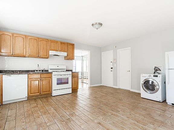 3rd image of 85 Cottage St