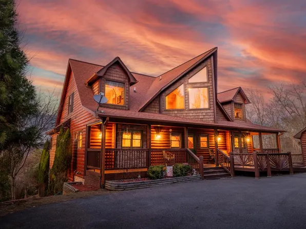 1359 Mountain High Dr, Mineral Bluff, GA 30559