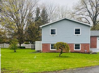 1718 Gregory Farm Vlg, Rochester, IN 46975