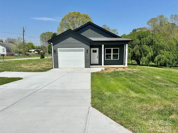 2832 12th Ave SW, Hickory, NC 28602