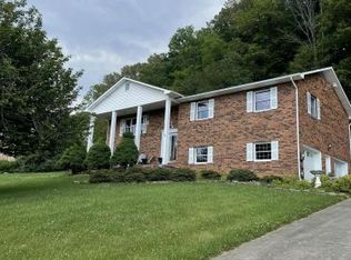 828 S Sherbrooke Cir, Mount carmel, TN 37645