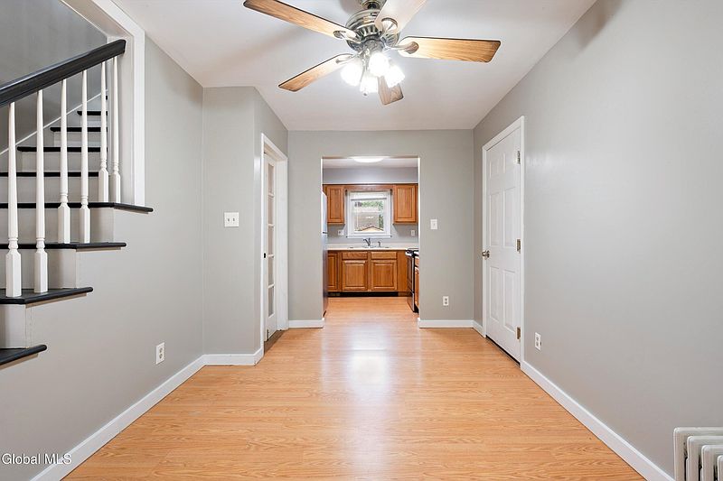 5th image of 82 Cady Avenue