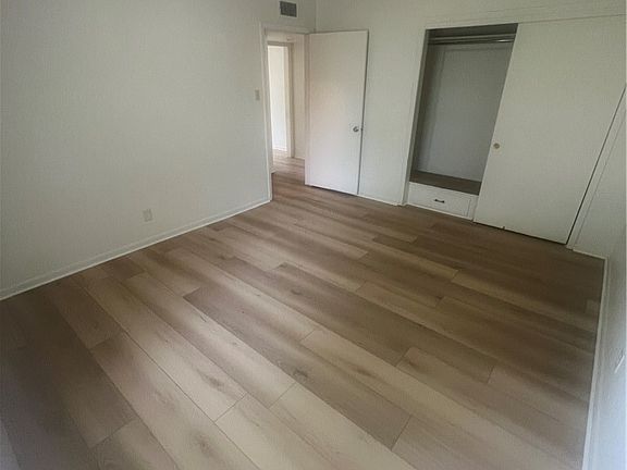 4th image of 4813 Lavaca Dr #1