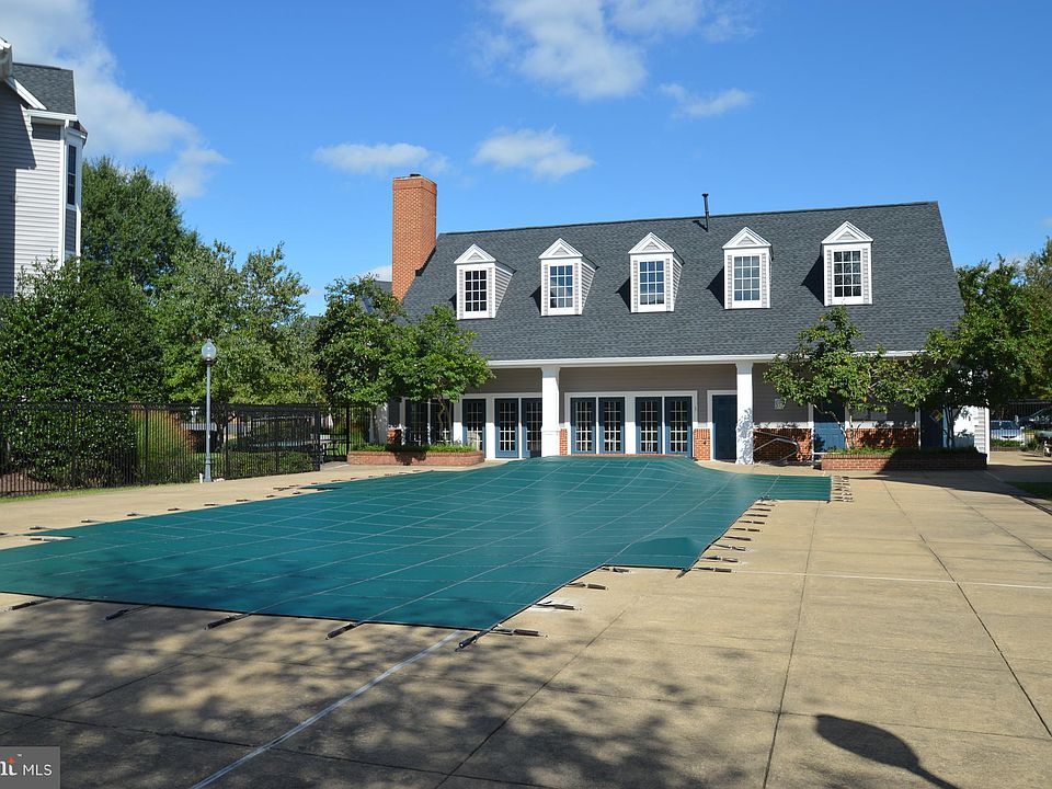 2nd image of 46604 Ellicott Sq Unit 302