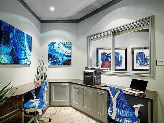 24hr Business Center