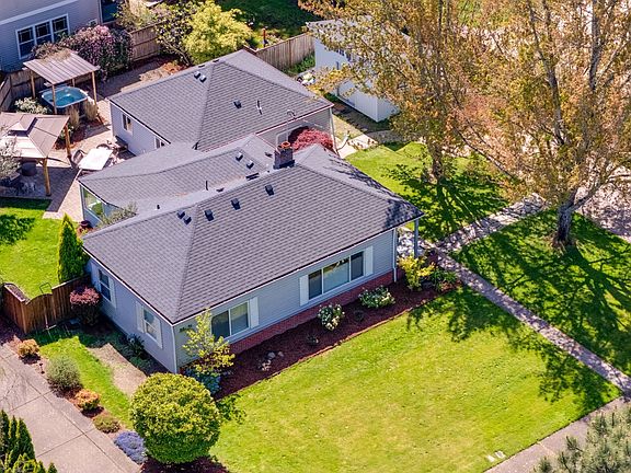 4th image of 1550 NE 18th St
