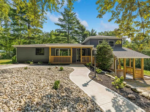 7511 W County Line Rd, Roanoke, IN 46783