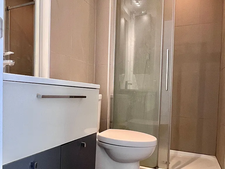 15 Grenville St #2104 — Photo 8